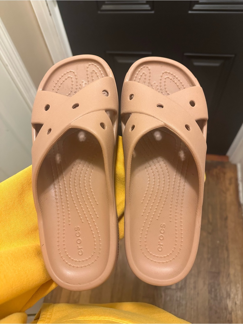Crocs Women’s Size 9 Tan Criss Cross Slide Sandals